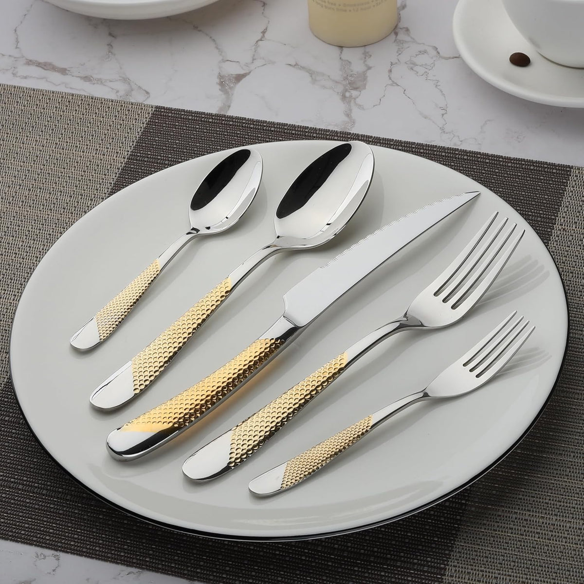 Gold Silverware Set 60-Piece Stainless Steel Flatware Cutlery Set Service for 12 Kitchen Tableware Utensil Set Includes Knives Spoons Forks For Home Kitchen Restaurant