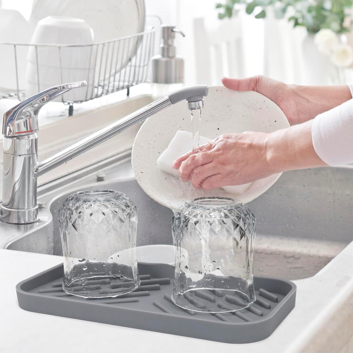 Yasmen Silicone Bathroom Soap Dishes, Sink Sponge Holder for Kitchen, Rubber Soap Dish with Drain, Shower Soap Sponge Tray, Sink or Counter Organizer, for Bar Soap, Bottle, Dish Soap Dispenser-Grey