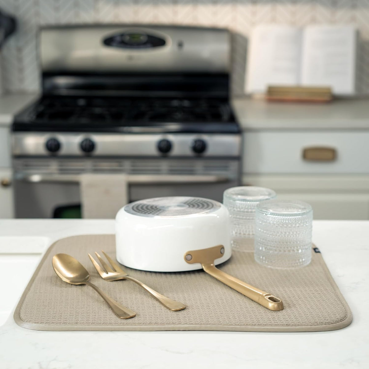 S&T INC. Dish Drying Mat, 16” x 18”, Absorbent Microfiber Kitchen Counter Mat, Dish Drying Pad for Dishes, Utensils, Pots and Pans, Large, Pure Cashmere