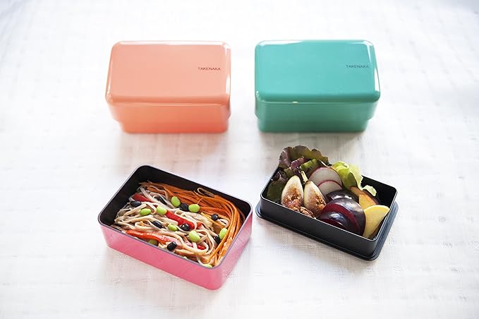 TAKENAKA Bento Nibble Box, Eco-Friendly Lunch Box Made in Japan, BPA and Reed Free, 100% Recycle Plastic Bottle Use, Microwave and Dishwasher Safe, Bento Box (Peppermint *Band: Cream)