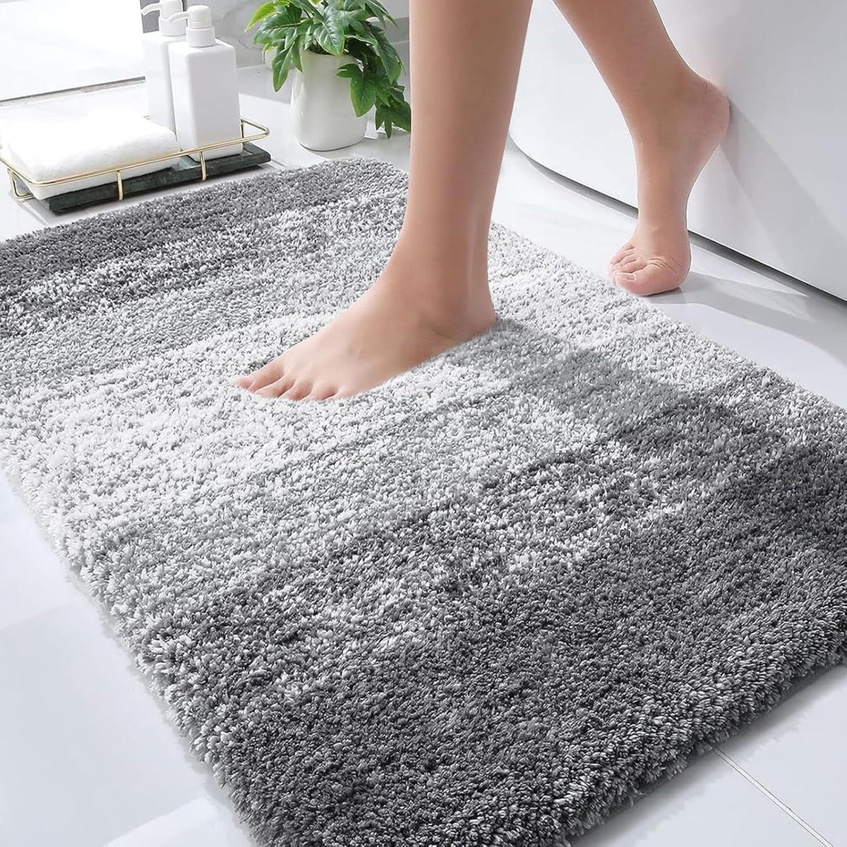 OLANLY Bathroom Rugs Mat 30x20, Extra Soft Absorbent Microfiber Bath Rugs, Rubber Backing, Quick Dry, Machine Washable Bath Mats for Bathroom Floor, Tub and Shower, Home Decor Accessories, Grey