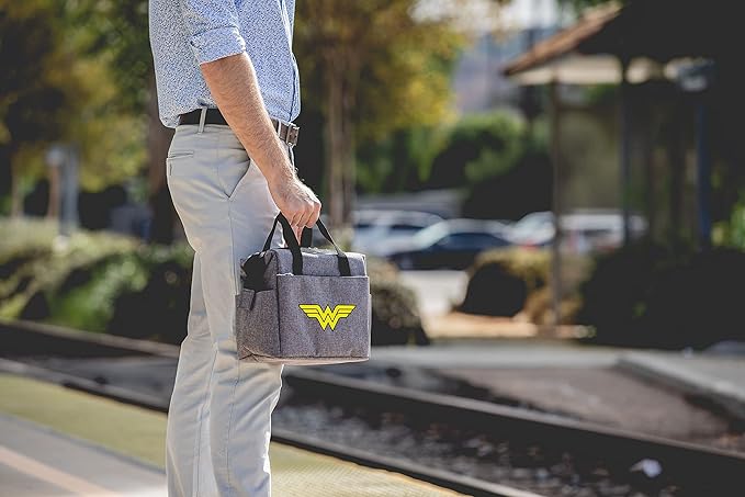 PICNIC TIME DC Comics Wonder Woman On The Go Lunch Bag, Soft Cooler Lunch Box, Insulated Lunch Bag, (Heathered Gray)